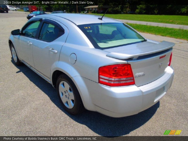 Bright Silver Metallic / Dark Slate Gray 2009 Dodge Avenger SXT