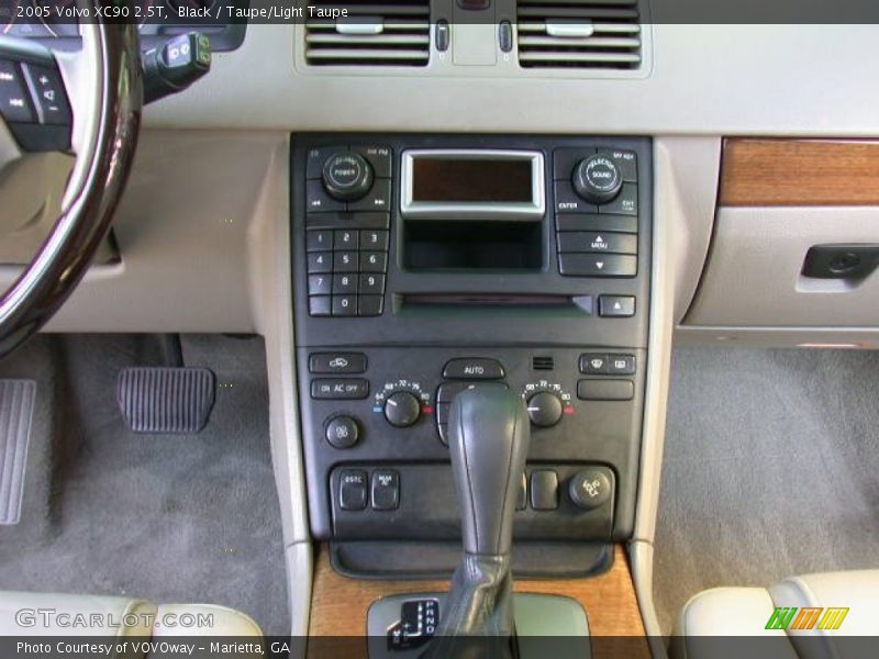 Black / Taupe/Light Taupe 2005 Volvo XC90 2.5T
