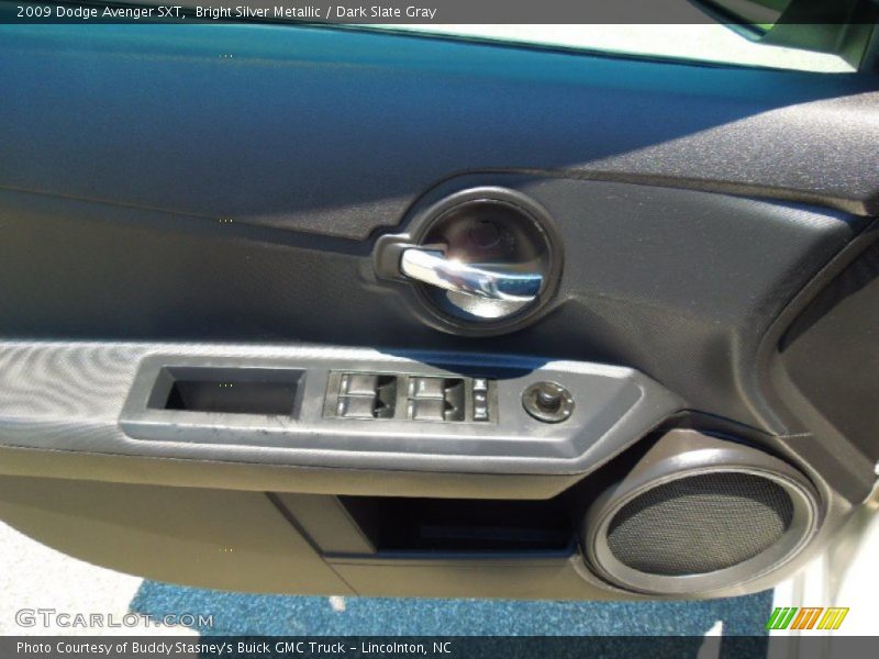 Bright Silver Metallic / Dark Slate Gray 2009 Dodge Avenger SXT