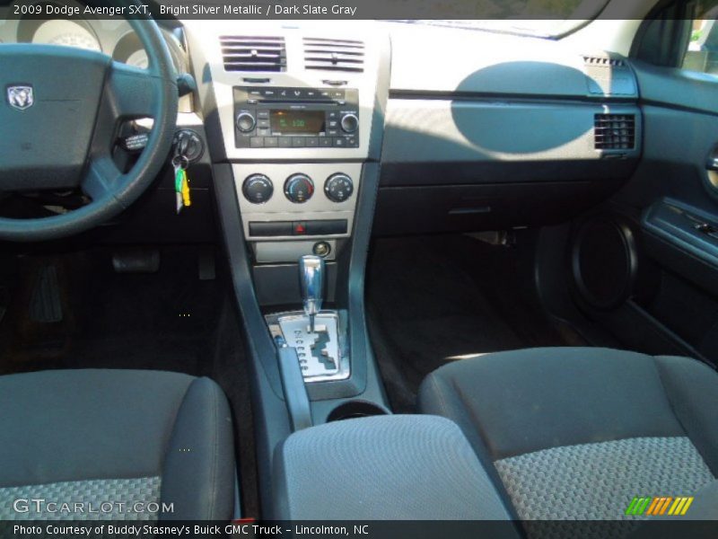 Bright Silver Metallic / Dark Slate Gray 2009 Dodge Avenger SXT