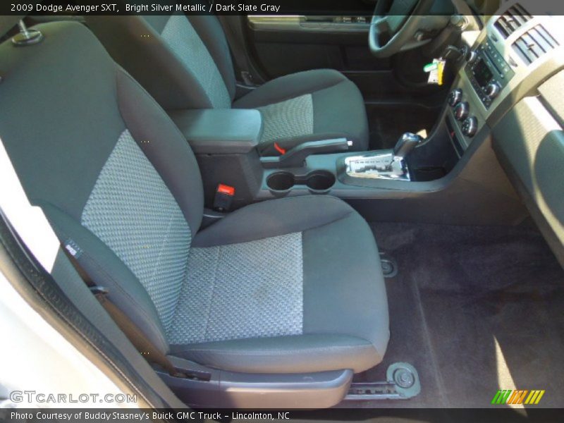 Bright Silver Metallic / Dark Slate Gray 2009 Dodge Avenger SXT