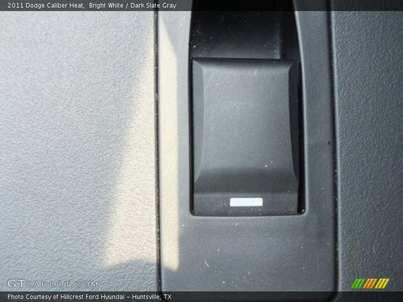 Bright White / Dark Slate Gray 2011 Dodge Caliber Heat