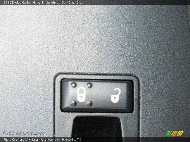 Bright White / Dark Slate Gray 2011 Dodge Caliber Heat
