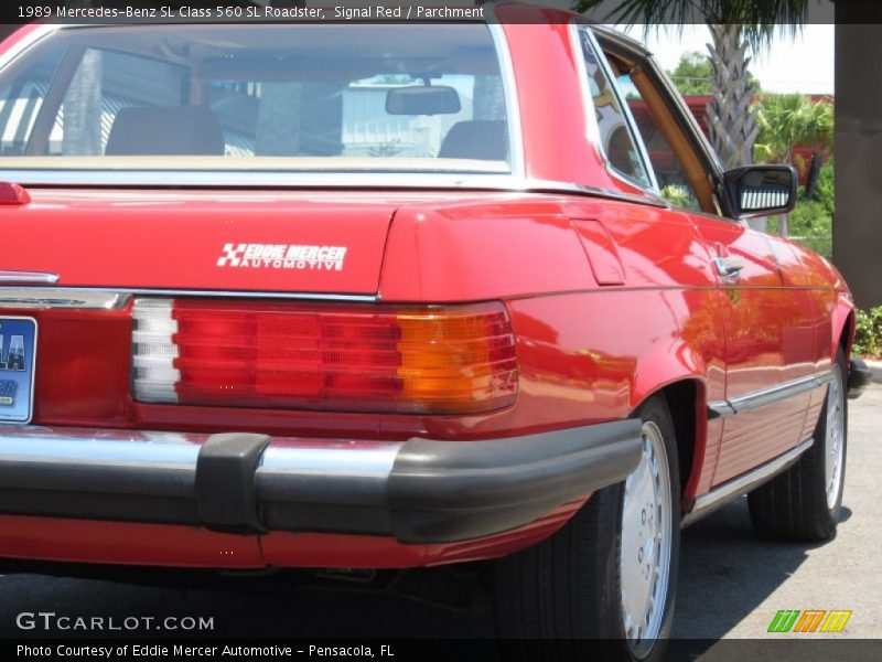 Signal Red / Parchment 1989 Mercedes-Benz SL Class 560 SL Roadster