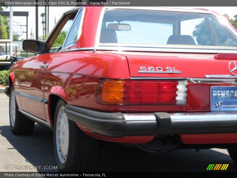 Signal Red / Parchment 1989 Mercedes-Benz SL Class 560 SL Roadster