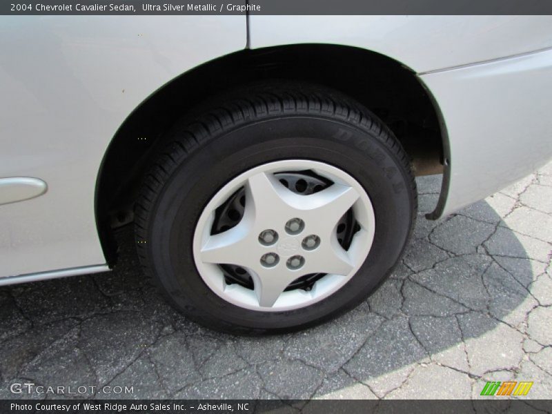 Ultra Silver Metallic / Graphite 2004 Chevrolet Cavalier Sedan