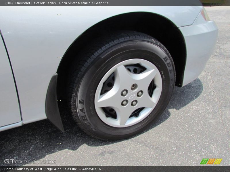 Ultra Silver Metallic / Graphite 2004 Chevrolet Cavalier Sedan