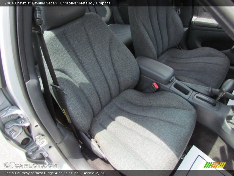 Ultra Silver Metallic / Graphite 2004 Chevrolet Cavalier Sedan