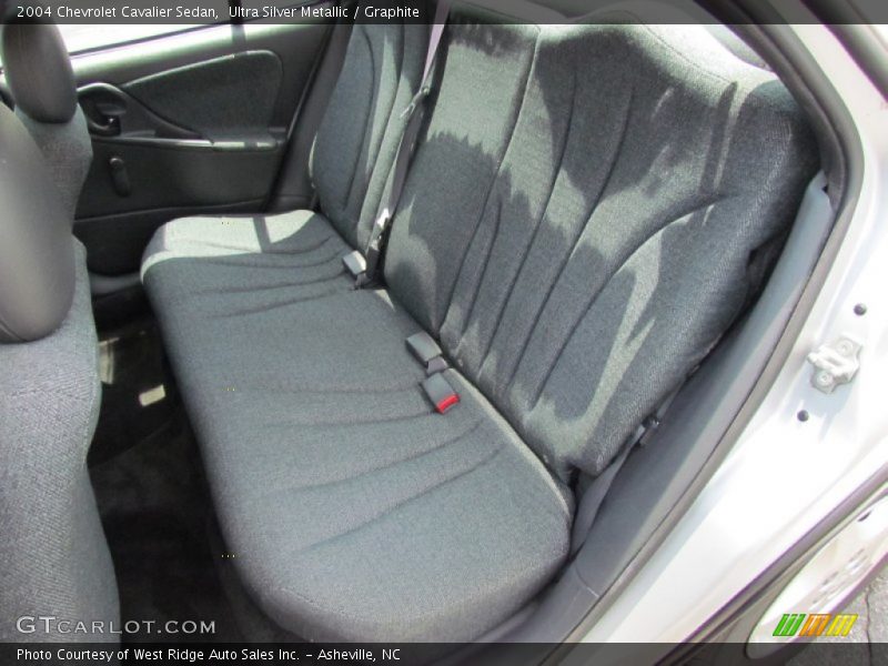 Ultra Silver Metallic / Graphite 2004 Chevrolet Cavalier Sedan