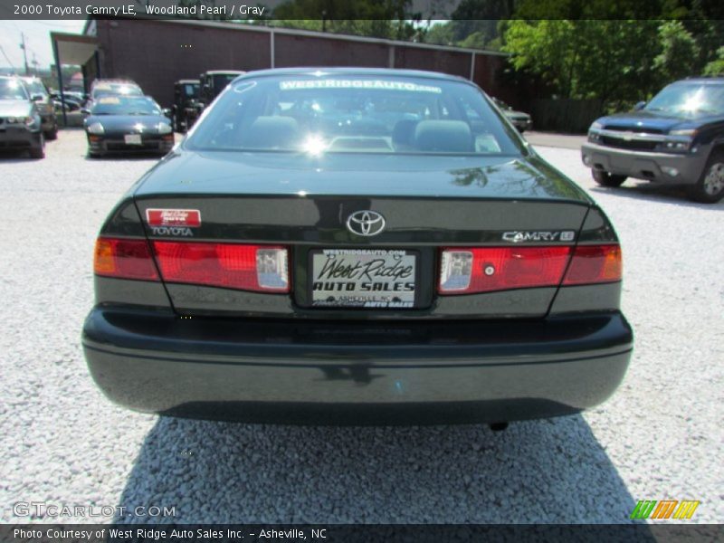 Woodland Pearl / Gray 2000 Toyota Camry LE