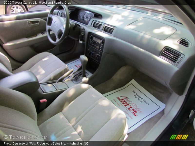 Woodland Pearl / Gray 2000 Toyota Camry LE