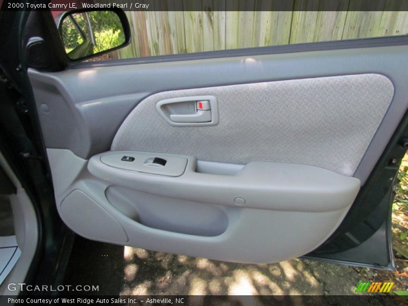 Woodland Pearl / Gray 2000 Toyota Camry LE