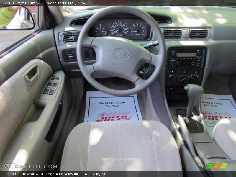 Woodland Pearl / Gray 2000 Toyota Camry LE