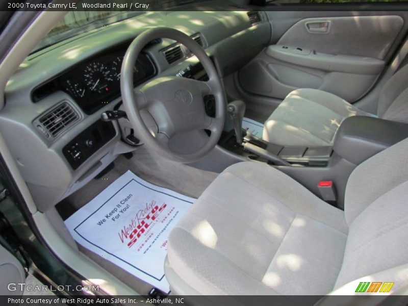 Woodland Pearl / Gray 2000 Toyota Camry LE