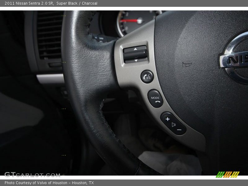 Controls of 2011 Sentra 2.0 SR