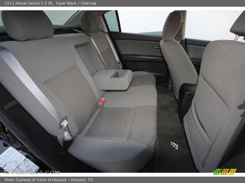  2011 Sentra 2.0 SR Charcoal Interior