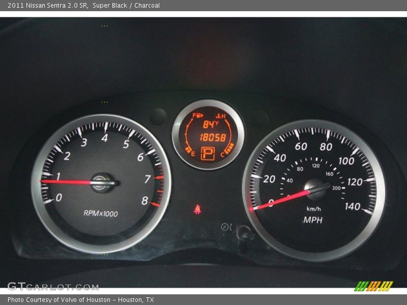  2011 Sentra 2.0 SR 2.0 SR Gauges