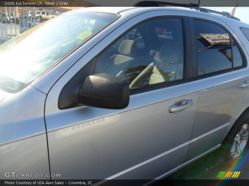 Silver / Gray 2006 Kia Sorento LX