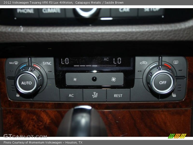 Controls of 2012 Touareg VR6 FSI Lux 4XMotion