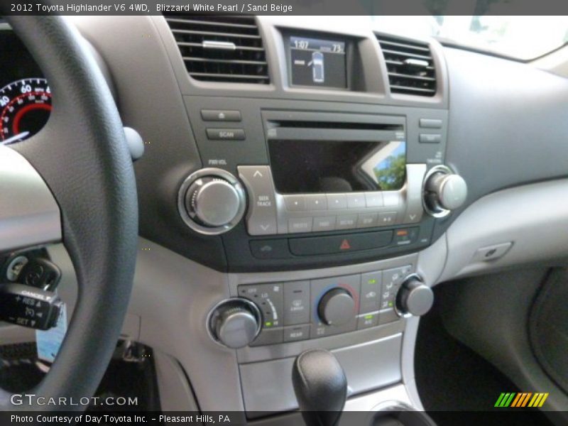 Blizzard White Pearl / Sand Beige 2012 Toyota Highlander V6 4WD