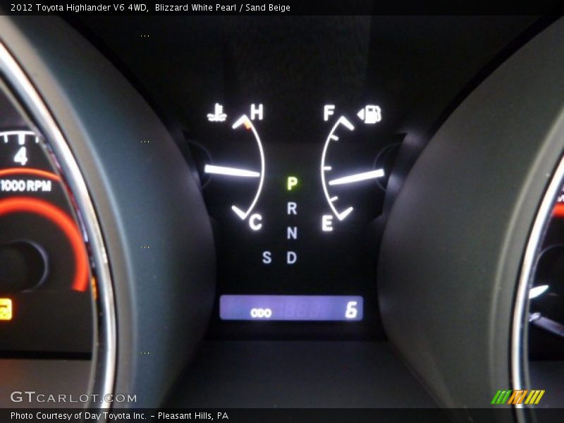 Blizzard White Pearl / Sand Beige 2012 Toyota Highlander V6 4WD