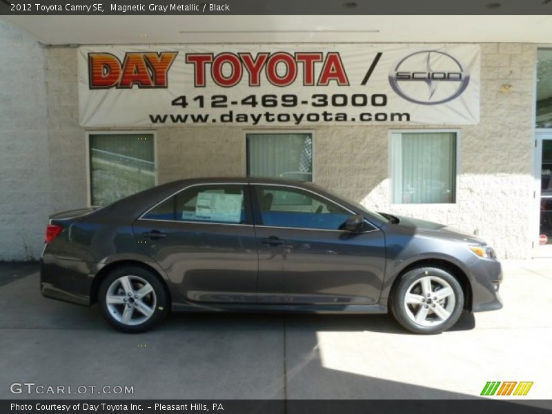 Magnetic Gray Metallic / Black 2012 Toyota Camry SE