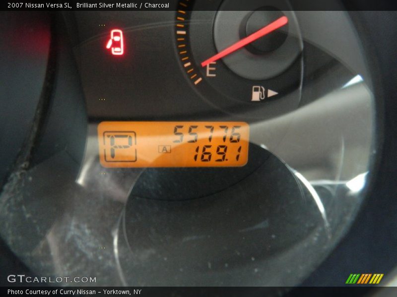 Brilliant Silver Metallic / Charcoal 2007 Nissan Versa SL