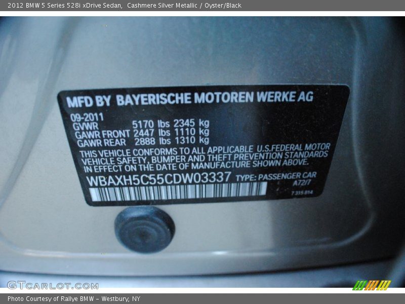 Cashmere Silver Metallic / Oyster/Black 2012 BMW 5 Series 528i xDrive Sedan