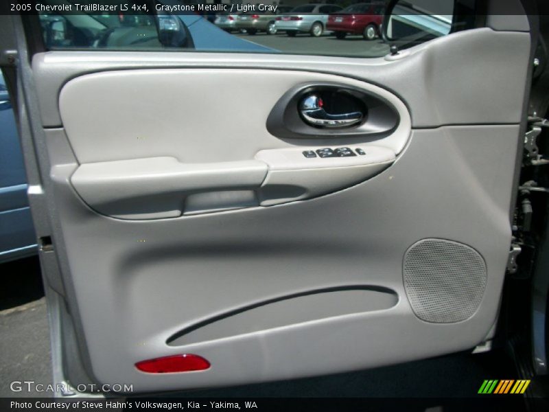 Graystone Metallic / Light Gray 2005 Chevrolet TrailBlazer LS 4x4