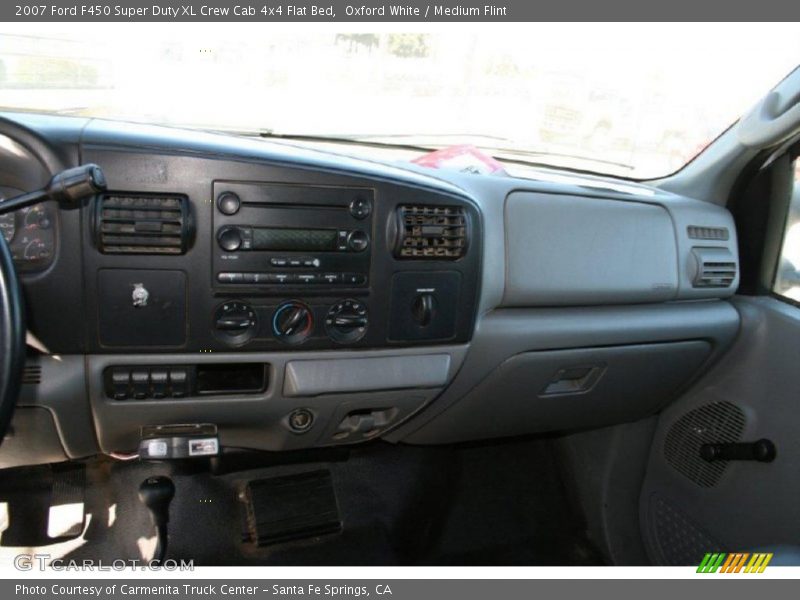 Oxford White / Medium Flint 2007 Ford F450 Super Duty XL Crew Cab 4x4 Flat Bed