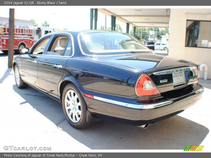 Ebony Black / Sand 2004 Jaguar XJ XJ8