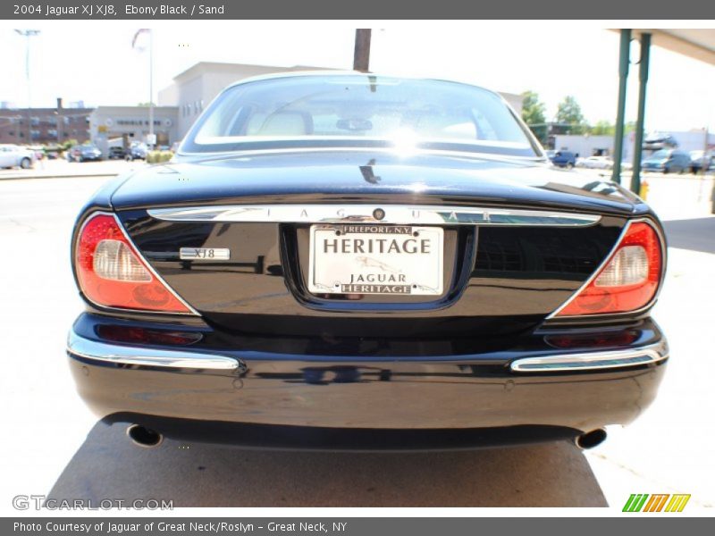 Ebony Black / Sand 2004 Jaguar XJ XJ8
