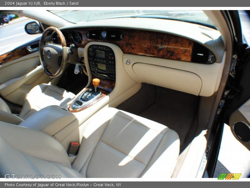 Ebony Black / Sand 2004 Jaguar XJ XJ8