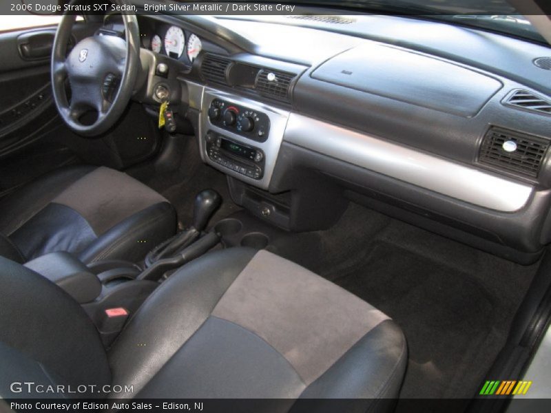 Bright Silver Metallic / Dark Slate Grey 2006 Dodge Stratus SXT Sedan