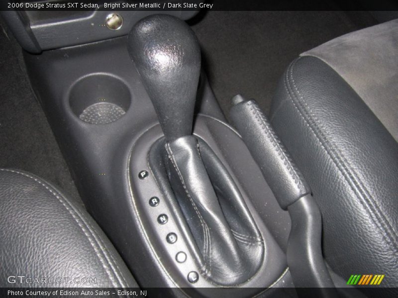Bright Silver Metallic / Dark Slate Grey 2006 Dodge Stratus SXT Sedan