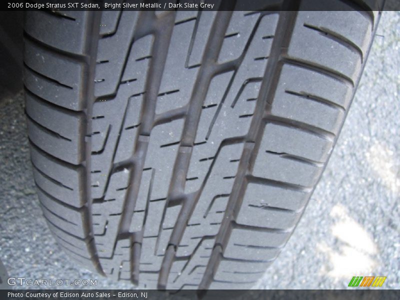 Bright Silver Metallic / Dark Slate Grey 2006 Dodge Stratus SXT Sedan