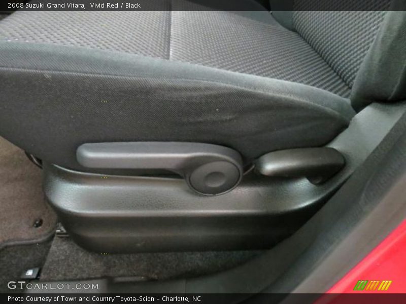 Vivid Red / Black 2008 Suzuki Grand Vitara