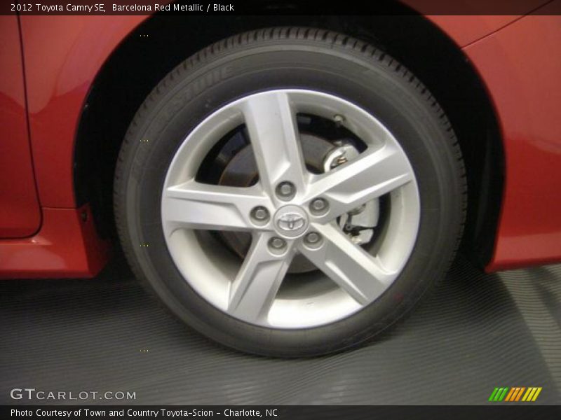 Barcelona Red Metallic / Black 2012 Toyota Camry SE