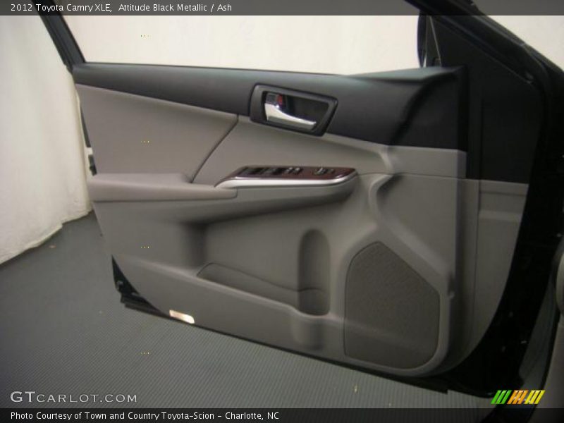 Attitude Black Metallic / Ash 2012 Toyota Camry XLE