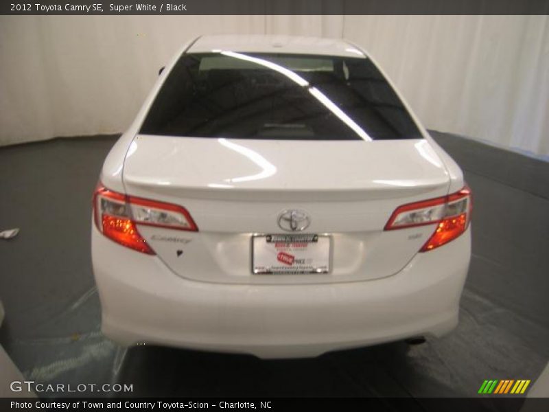 Super White / Black 2012 Toyota Camry SE
