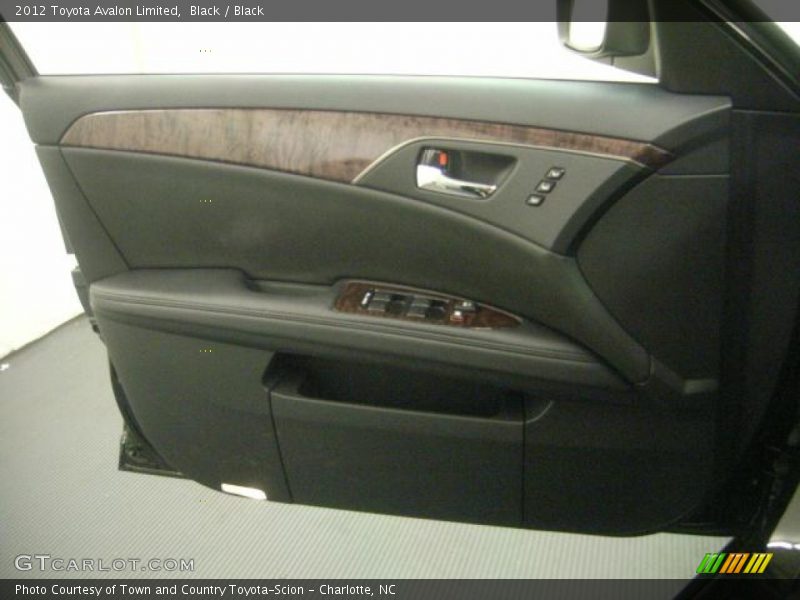 Black / Black 2012 Toyota Avalon Limited
