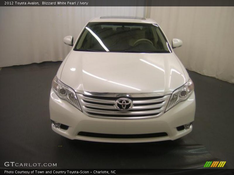 Blizzard White Pearl / Ivory 2012 Toyota Avalon