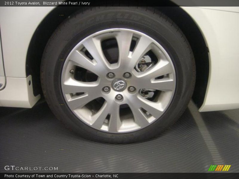 Blizzard White Pearl / Ivory 2012 Toyota Avalon
