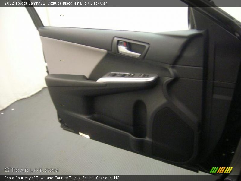 Attitude Black Metallic / Black/Ash 2012 Toyota Camry SE