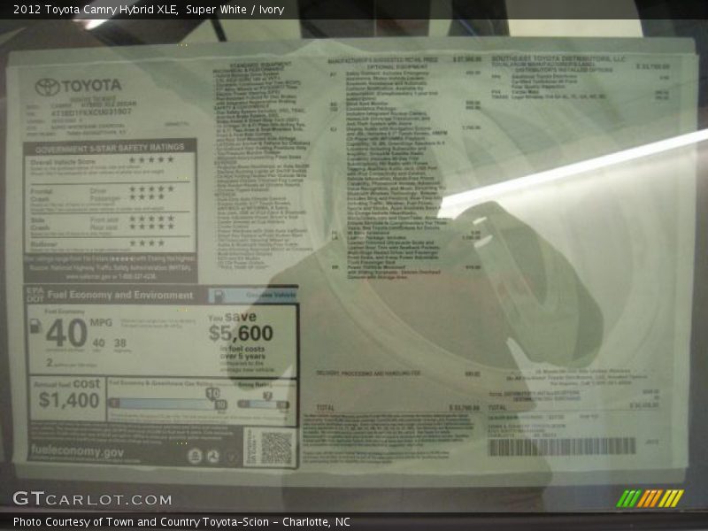 Super White / Ivory 2012 Toyota Camry Hybrid XLE