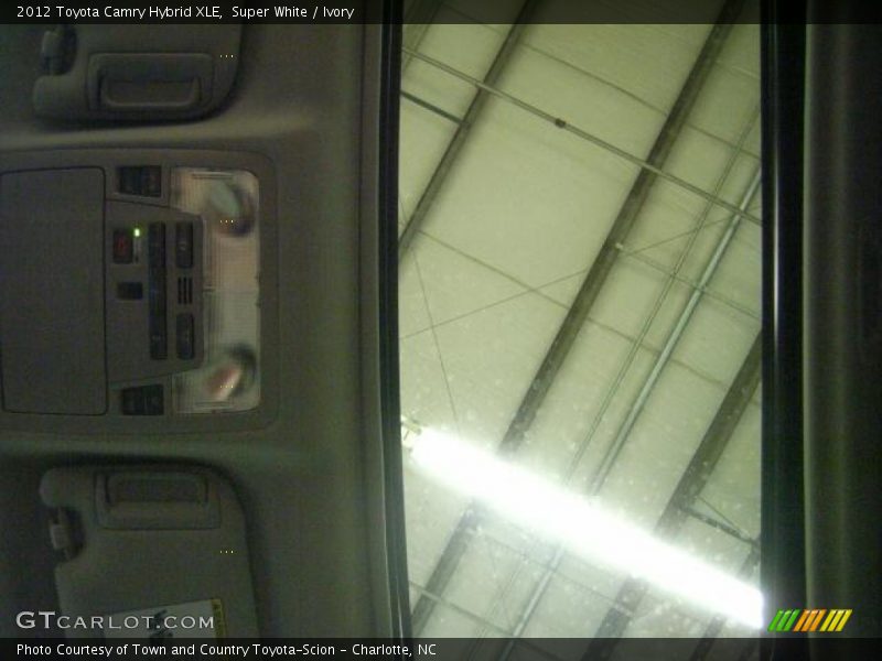 Super White / Ivory 2012 Toyota Camry Hybrid XLE
