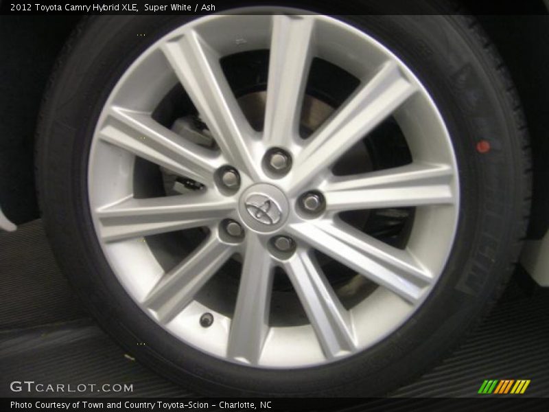 Super White / Ash 2012 Toyota Camry Hybrid XLE