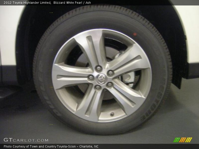 Blizzard White Pearl / Ash 2012 Toyota Highlander Limited