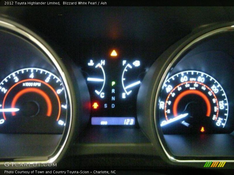 Blizzard White Pearl / Ash 2012 Toyota Highlander Limited