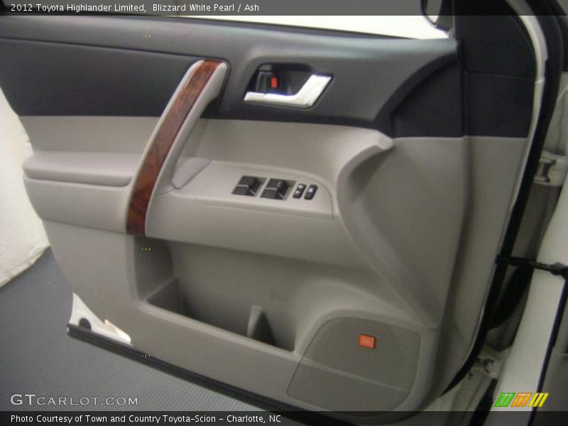 Blizzard White Pearl / Ash 2012 Toyota Highlander Limited